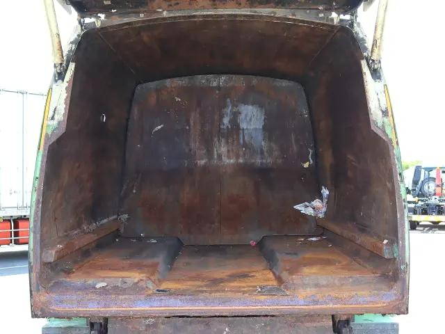 いすゞフォワードパッカー車（塵芥車）中型（4t）[写真08]