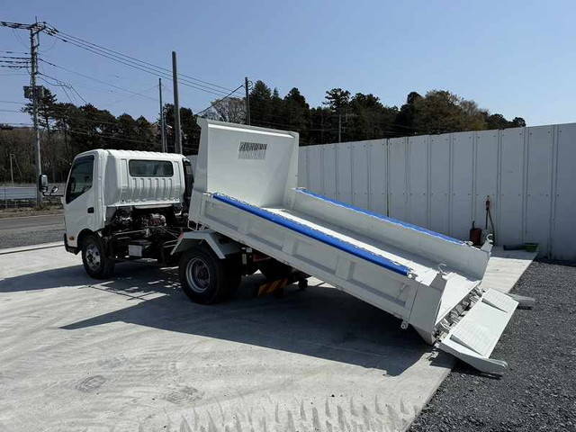 日野デュトロローダーダンプ小型（2t・3t）[写真02]