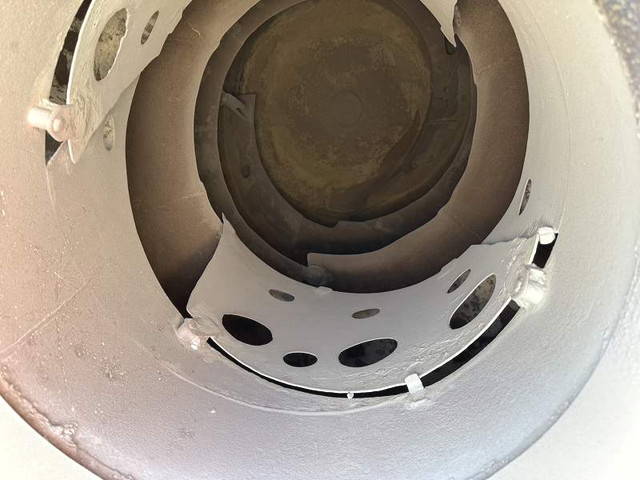 日野レンジャーミキサー車（コンクリートミキサー）増トン（6t・8t）[写真10]