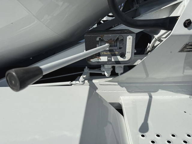 日野レンジャーミキサー車（コンクリートミキサー）増トン（6t・8t）[写真16]