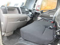 三菱ふそうキャンターコンテナ専用車小型（2t・3t）[写真16]