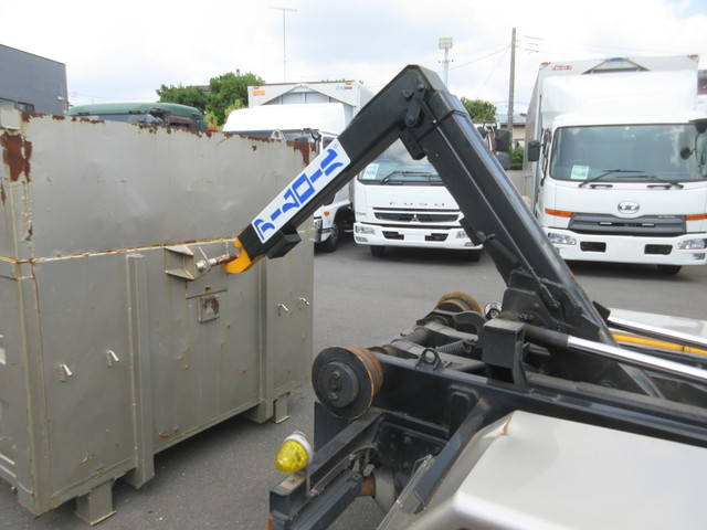 三菱ふそうキャンターコンテナ専用車小型（2t・3t）[写真25]