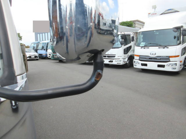 三菱ふそうキャンターコンテナ専用車小型（2t・3t）[写真29]