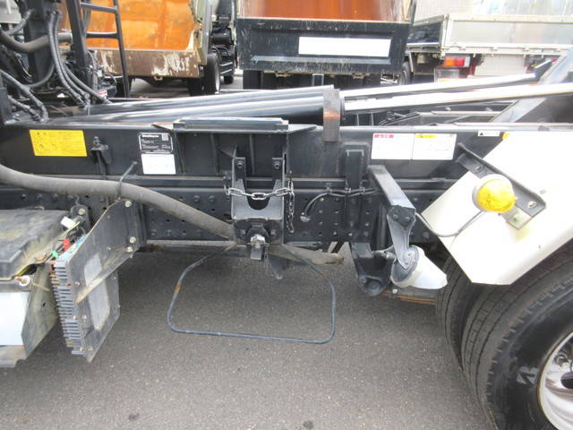 三菱ふそうキャンターコンテナ専用車小型（2t・3t）[写真30]