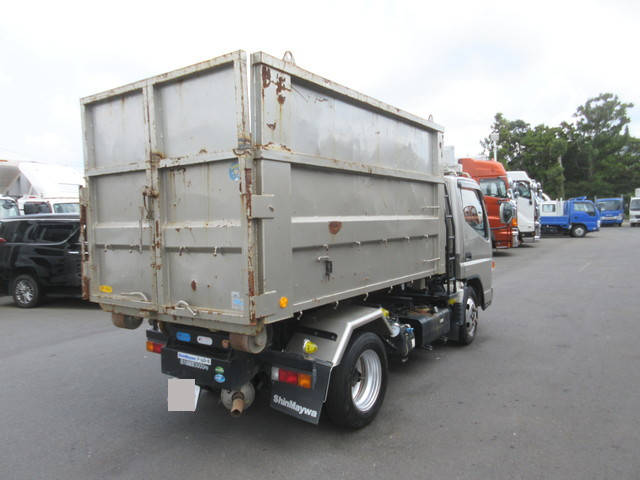 三菱ふそうキャンターコンテナ専用車小型（2t・3t）[写真05]