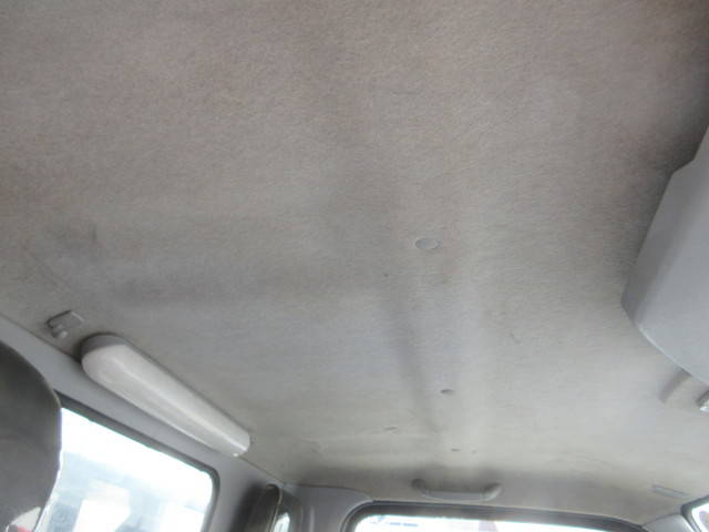 三菱ふそうキャンターコンテナ専用車小型（2t・3t）[写真09]