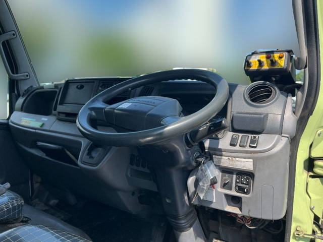 三菱ふそうキャンターパッカー車（塵芥車）小型（2t・3t）[写真31]