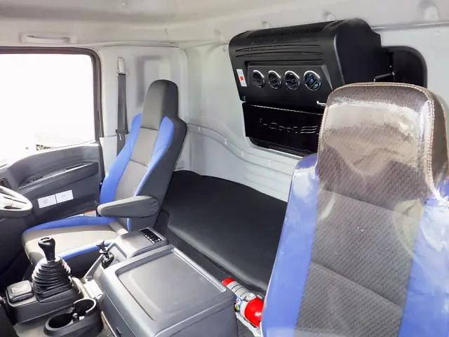 いすゞギガトレーラーヘッド（トラクターヘッド）大型（10t）[写真10]