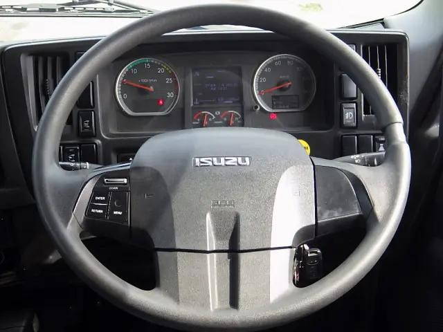 いすゞギガトレーラーヘッド（トラクターヘッド）大型（10t）[写真12]