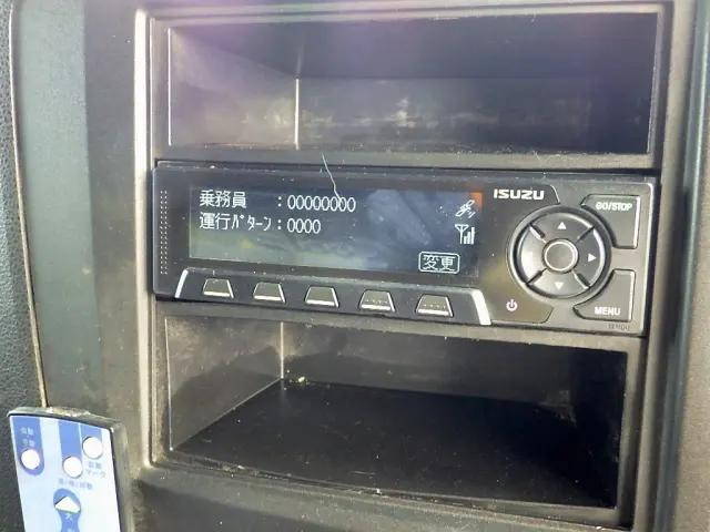 いすゞギガトレーラーヘッド（トラクターヘッド）大型（10t）[写真18]