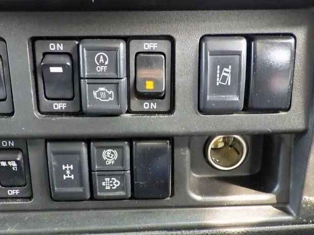 いすゞギガトレーラーヘッド（トラクターヘッド）大型（10t）[写真19]