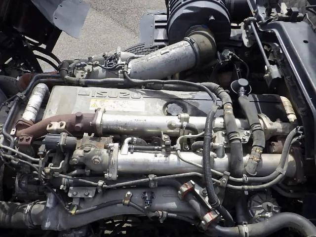 いすゞギガトレーラーヘッド（トラクターヘッド）大型（10t）[写真29]