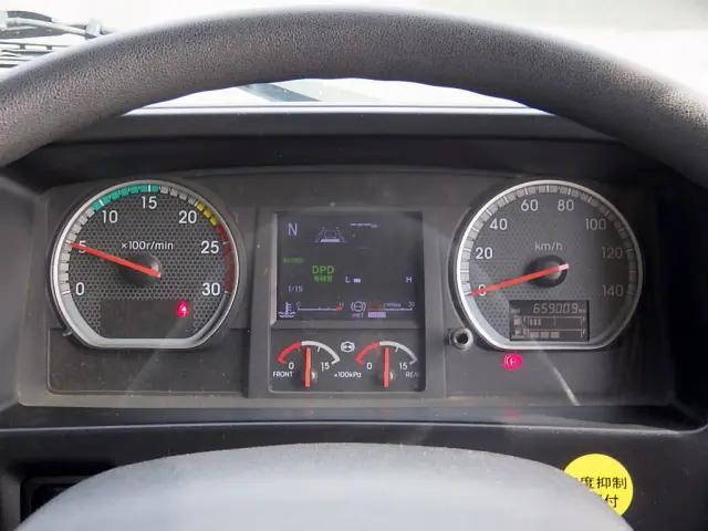 いすゞギガトレーラーヘッド（トラクターヘッド）大型（10t）[写真40]