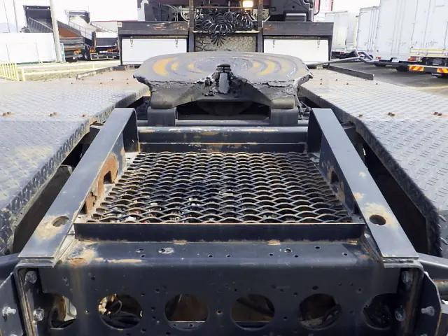 いすゞギガトレーラーヘッド（トラクターヘッド）大型（10t）[写真08]