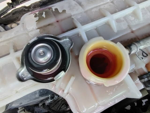 日野プロフィアダンプ大型（10t）[写真12]