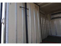 いすゞエルフ冷凍車（冷蔵車）小型（2t・3t）[写真12]