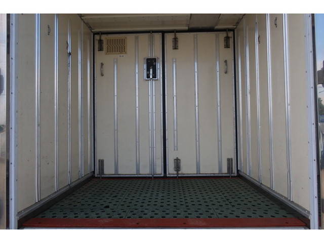 いすゞエルフ冷凍車（冷蔵車）小型（2t・3t）[写真13]