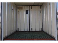 いすゞエルフ冷凍車（冷蔵車）小型（2t・3t）[写真14]