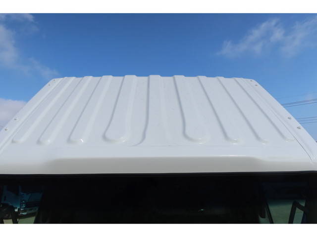 いすゞエルフ冷凍車（冷蔵車）小型（2t・3t）[写真18]