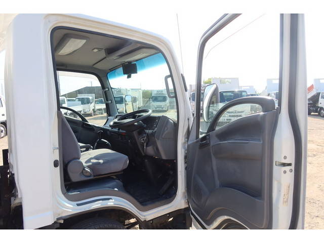 いすゞエルフ冷凍車（冷蔵車）小型（2t・3t）[写真22]