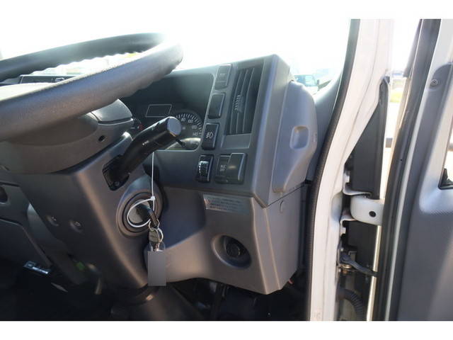 いすゞエルフ冷凍車（冷蔵車）小型（2t・3t）[写真24]