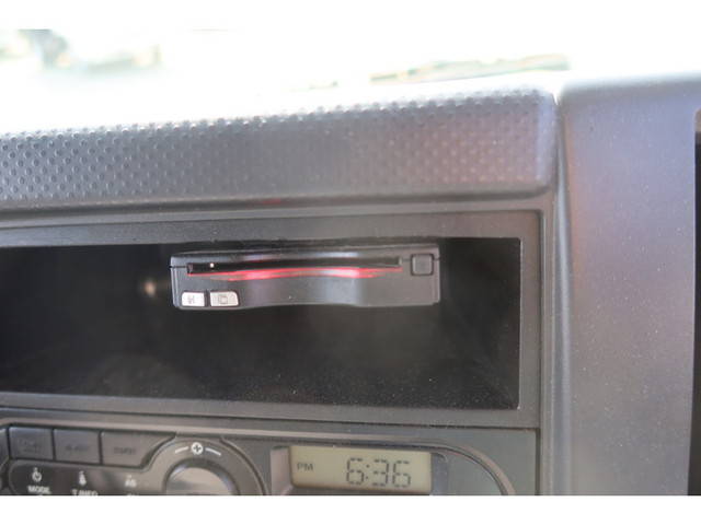 いすゞエルフ冷凍車（冷蔵車）小型（2t・3t）[写真35]