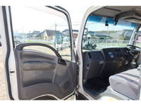 いすゞエルフ冷凍車（冷蔵車）小型（2t・3t）[写真38]