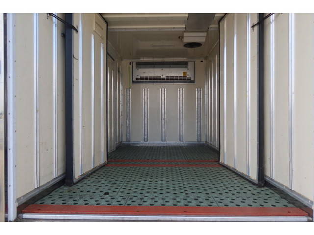 いすゞエルフ冷凍車（冷蔵車）小型（2t・3t）[写真08]