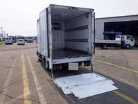 日野デュトロ冷凍車（冷蔵車）小型（2t・3t）[写真06]