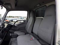 日野デュトロ幌車小型（2t・3t）[写真13]