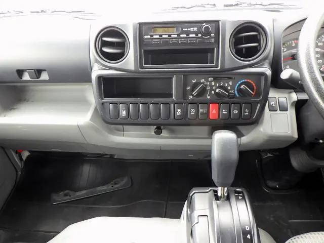 日野デュトロ幌車小型（2t・3t）[写真13]