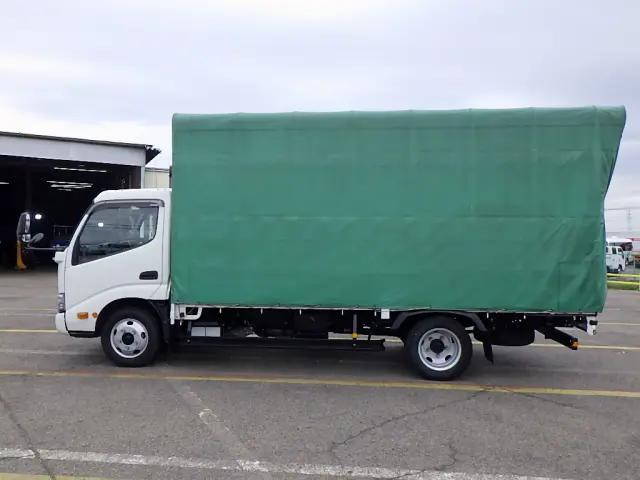 日野デュトロ幌車小型（2t・3t）[写真04]