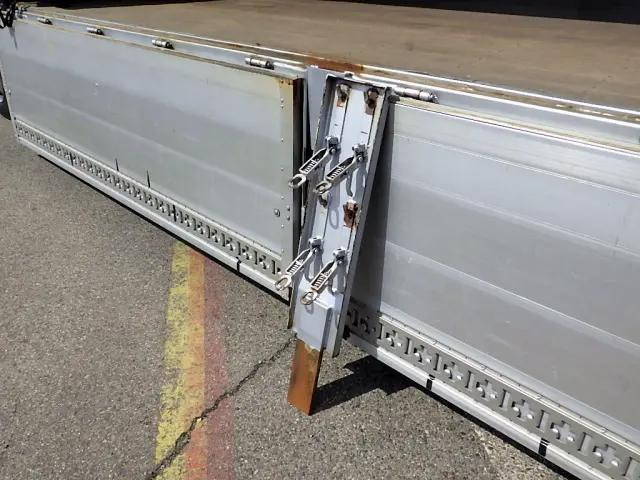 三菱ふそうファイターアルミブロック中型（4t）[写真33]