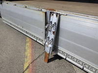 三菱ふそうファイターアルミブロック中型（4t）[写真34]