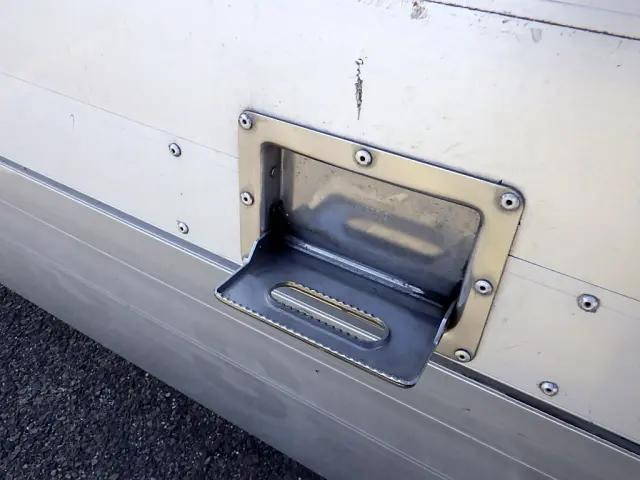 三菱ふそうファイターアルミブロック中型（4t）[写真34]