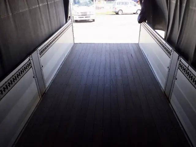 三菱ふそうファイターアルミブロック中型（4t）[写真09]