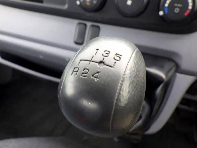 三菱ふそうキャンター平ボディ小型（2t・3t）[写真19]