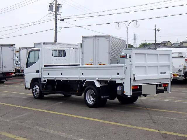 三菱ふそうキャンター平ボディ小型（2t・3t）[写真02]