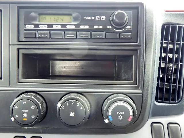 三菱ふそうキャンター平ボディ小型（2t・3t）[写真21]