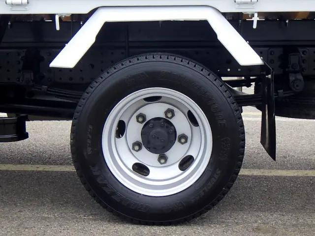 三菱ふそうキャンター平ボディ小型（2t・3t）[写真30]