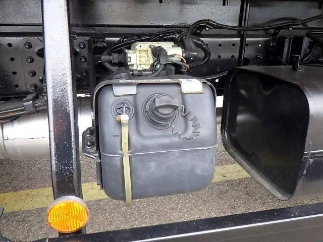 三菱ふそうキャンター平ボディ小型（2t・3t）[写真39]