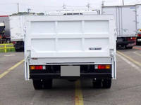 三菱ふそうキャンター平ボディ小型（2t・3t）[写真06]