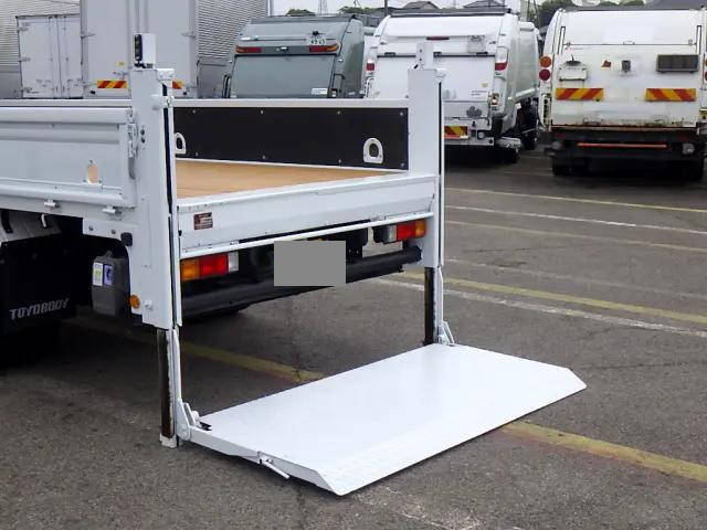 三菱ふそうキャンター平ボディ小型（2t・3t）[写真07]