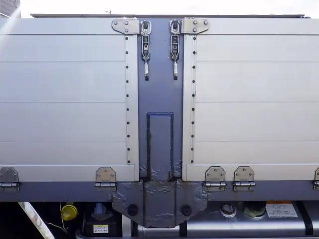 三菱ふそうスーパーグレートアルミブロック大型（10t）[写真37]