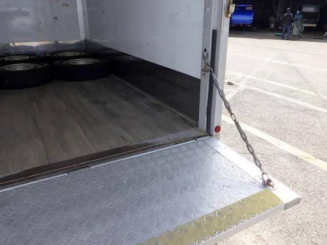 トヨタダイナパネルバン小型（2t・3t）[写真09]