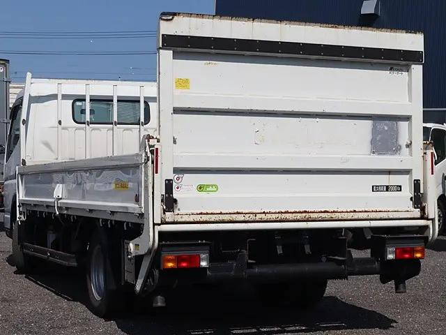 三菱ふそうキャンター平ボディ小型（2t・3t）[写真02]