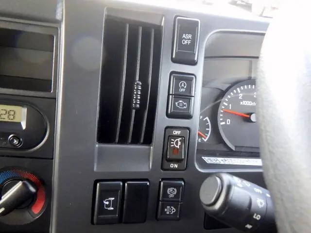 いすゞエルフアルミバン小型（2t・3t）[写真18]