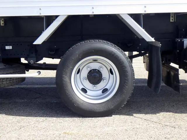 いすゞエルフアルミバン小型（2t・3t）[写真26]