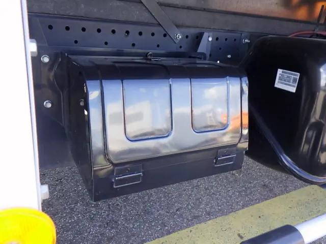 いすゞエルフアルミバン小型（2t・3t）[写真37]