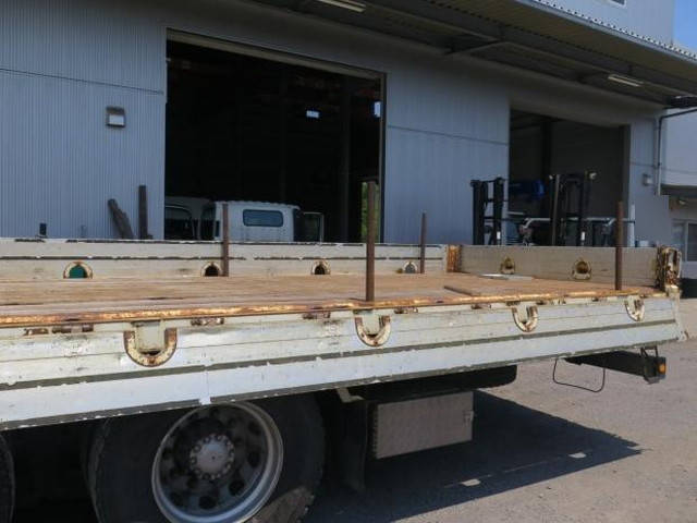 いすゞギガアルミブロック大型（10t）[写真13]